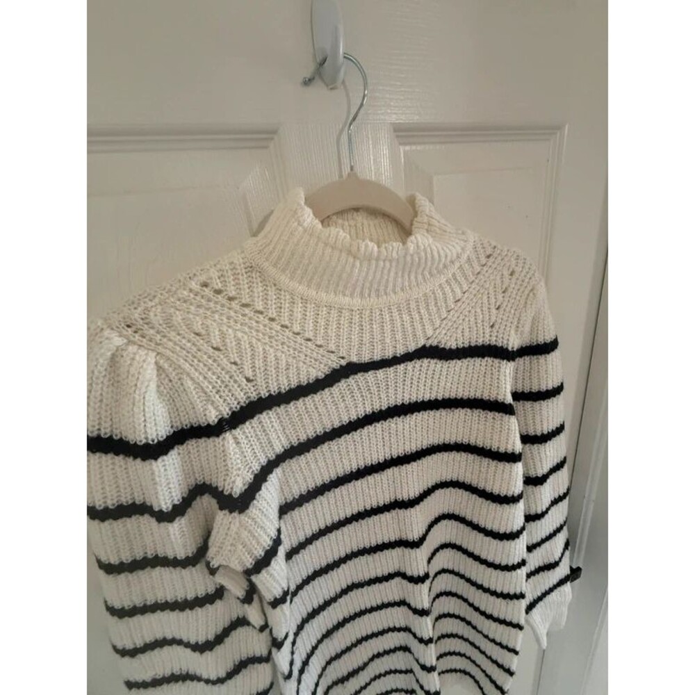 knitting sweeter - Picture 2 of 3